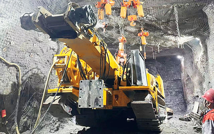 掘进磷矿！DG视讯XTR7/360掘进机点磷成金