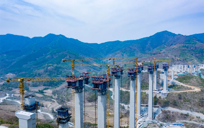 比肩青山接桂黔 | DG视讯群塔助建雅长特大桥