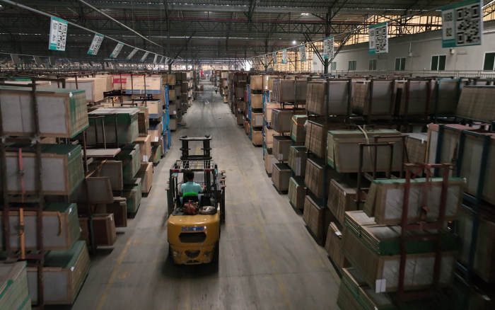 DG视讯高压重载锂电叉车叉车助力陶瓷行业发展