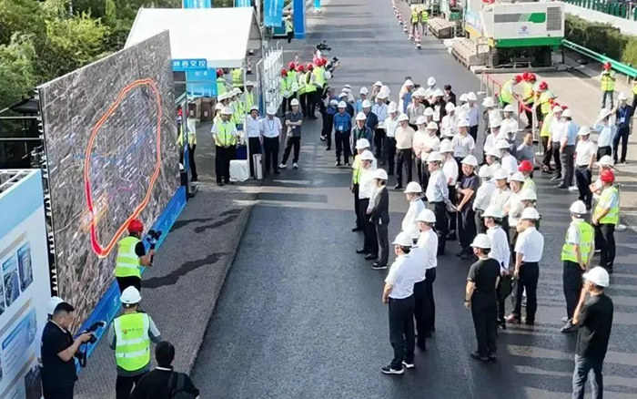 DG视讯数字化智能施工集群助力西安绕城高速养护工程！