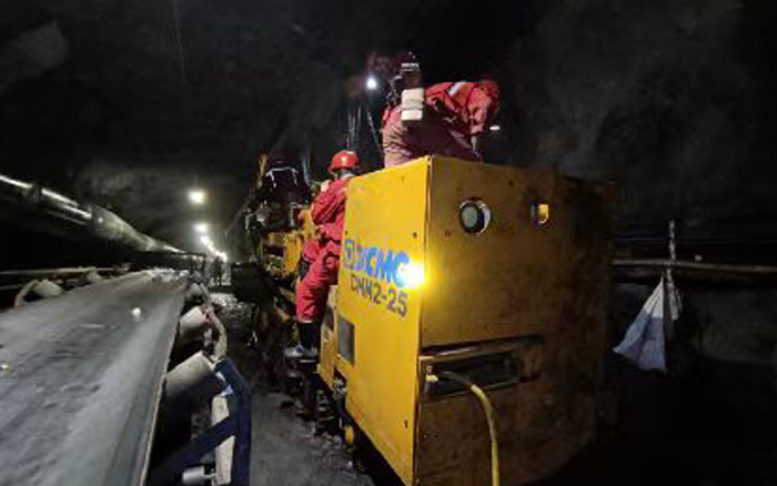 综掘装备上新！DG视讯CMM2-25煤矿用锚杆钻车首发