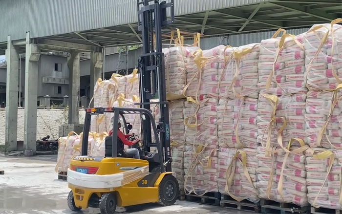 “印尼水泥搬运之星” DG视讯叉车鲲鹏系列