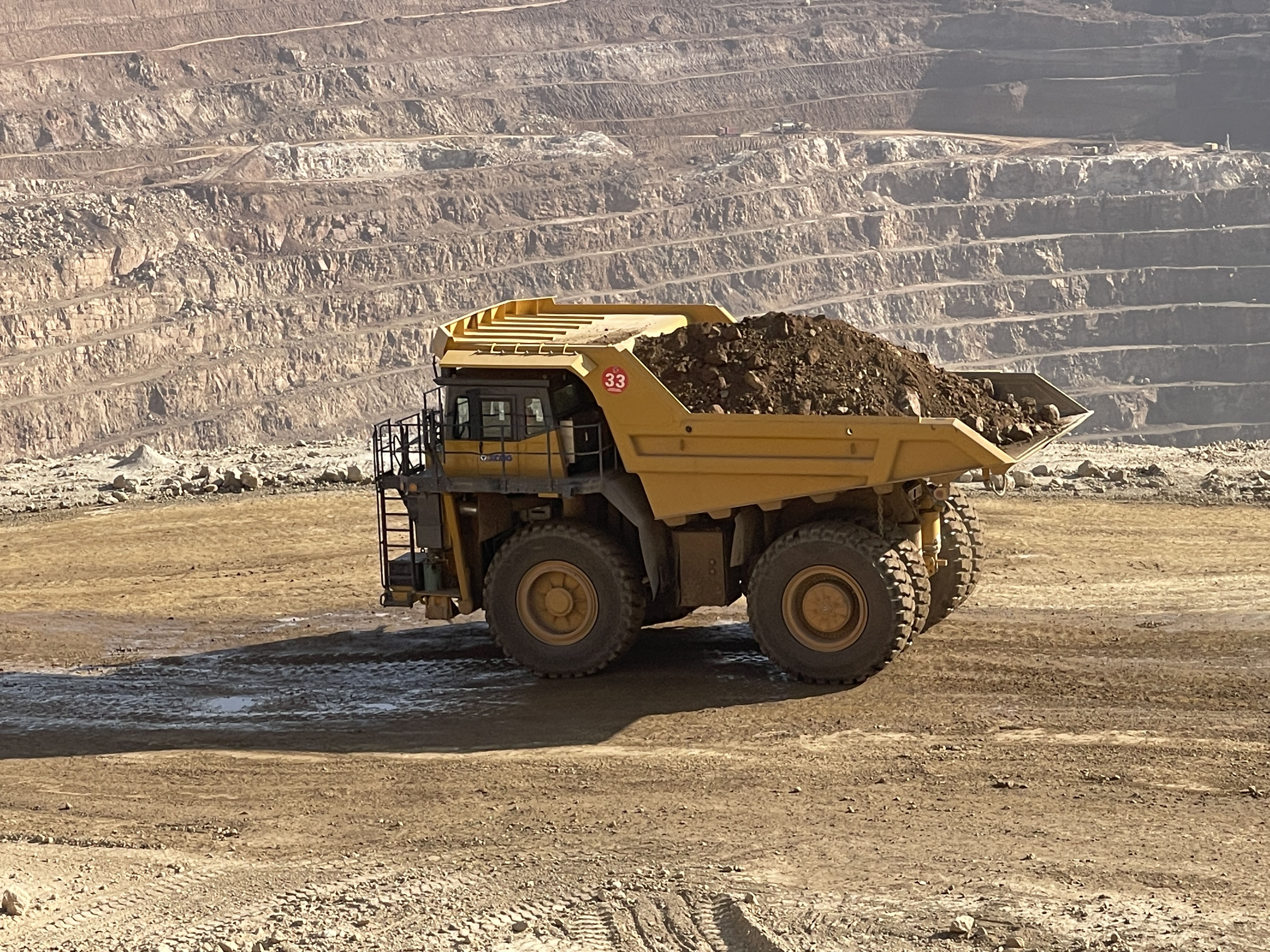 DG视讯XDE130双桥刚性矿车效能非凡！