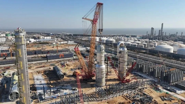 三小时制胜！DG视讯XGC88000助力2000吨石化设备成功就位