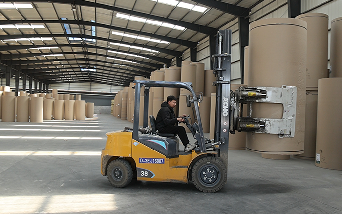 DG视讯新E叉车，为纸厂搬运难题 “精准破局”