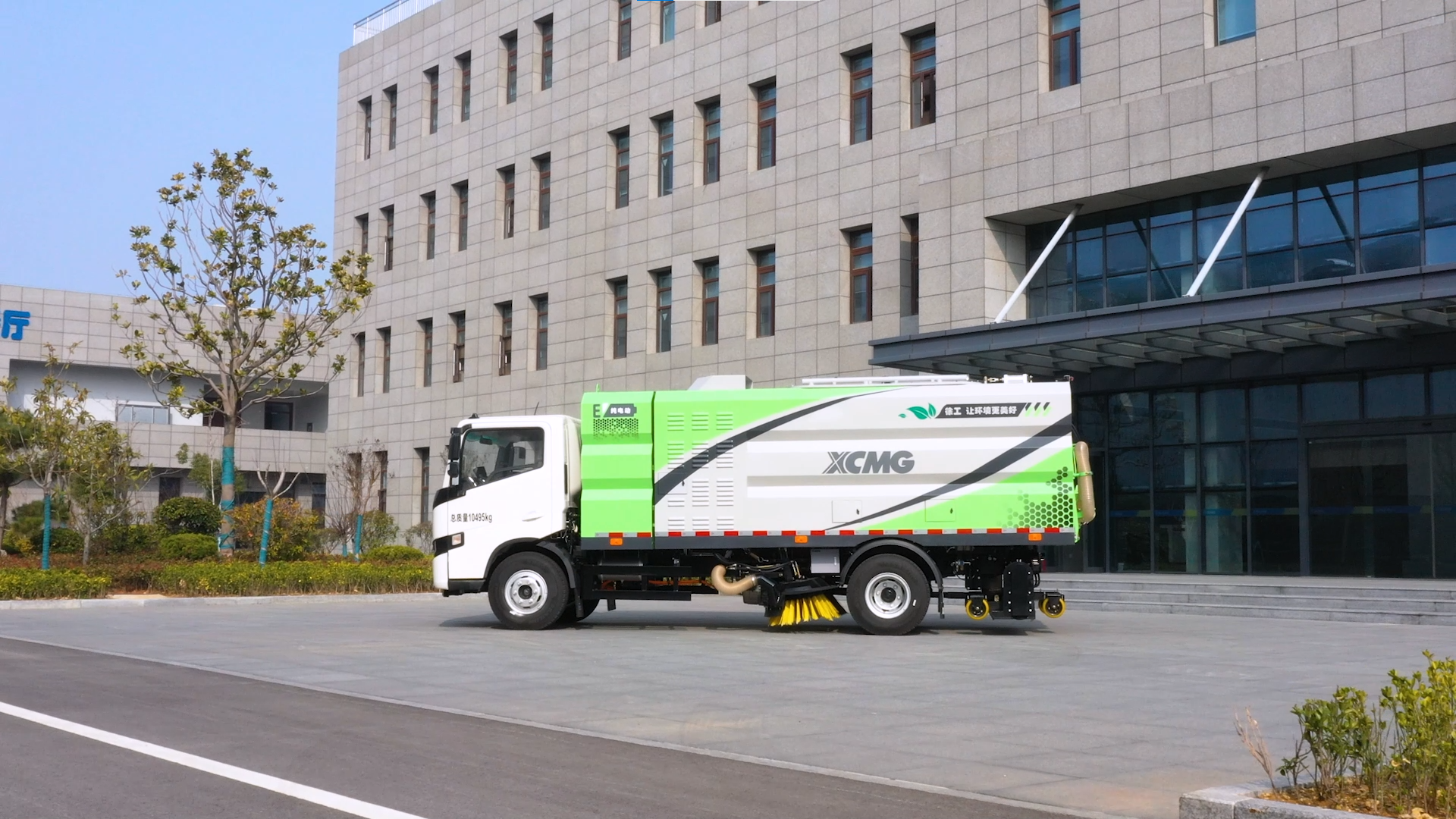 【新品抢先看】无惧灰尘挑战，DG视讯干湿两用吸尘车强势来袭！