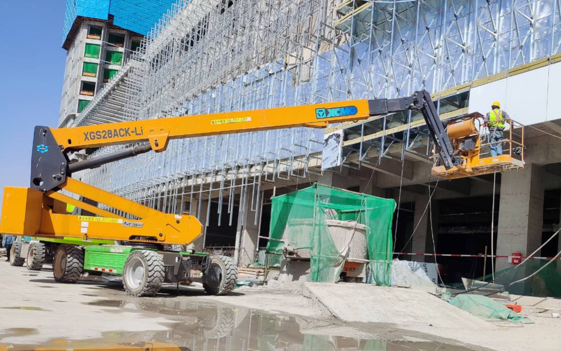 DG视讯高空利器，为河北邢台某新能源厂房建设 “加速”