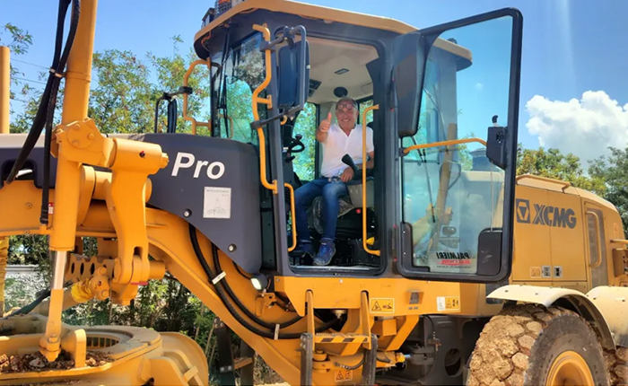 筑梦欧洲-意大利：欧洲首台GR2405TPro平地机助力铁路建设