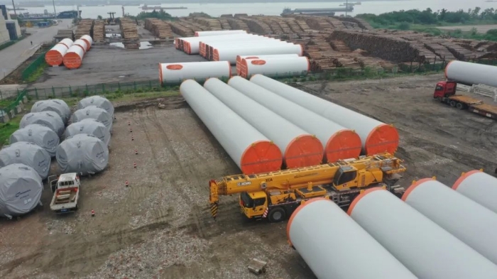 空间太。吭谙翫G视讯G2代可变支腿，百吨塔筒在港口“稳运”！