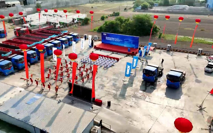 DG视讯新能源牵引车批量发往煤炭运输前线