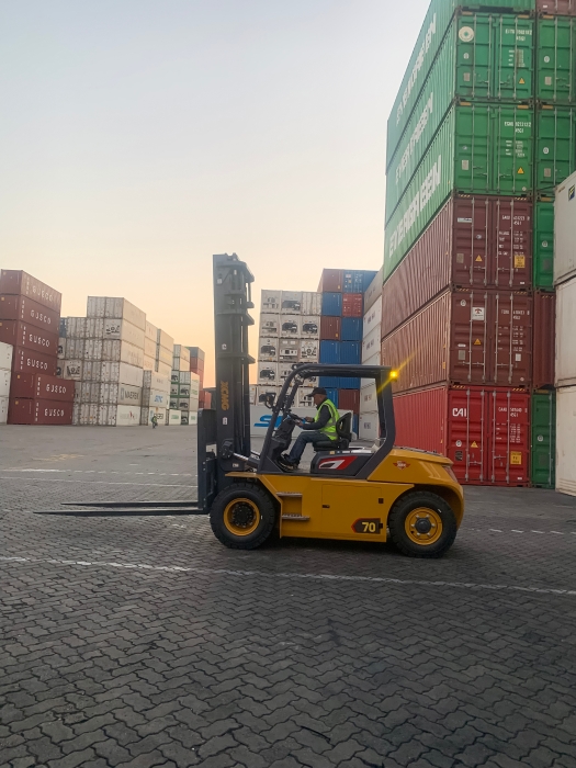 DG视讯叉车批量进驻厦门港，一站式解决方案赋能港口物流新升级