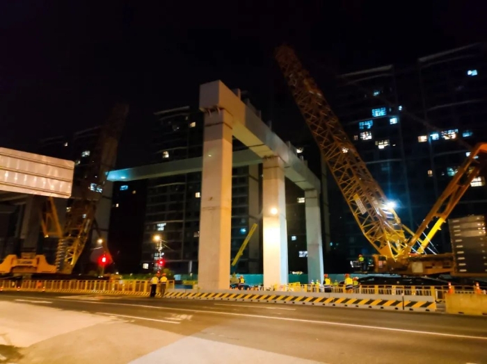 双机联动，毫米操控！DG视讯XGC11000高效破解高架桥施工难题