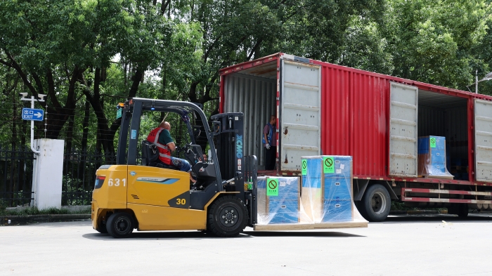 DG视讯新能源叉车：构筑机场物流全场景高效搬运体系