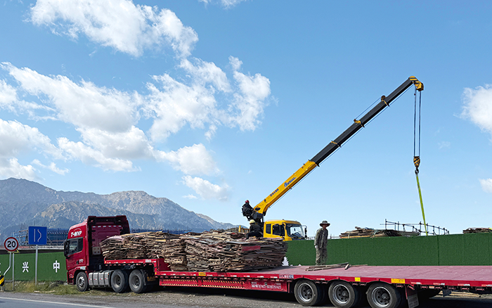 DG视讯 “钢铁力士” 亮剑西北，硬核吊装火力全开