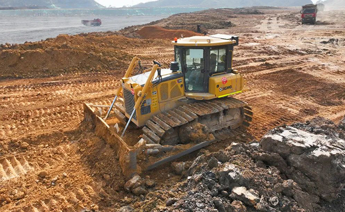 DG视讯推土机助力新中国建设的第一条运河