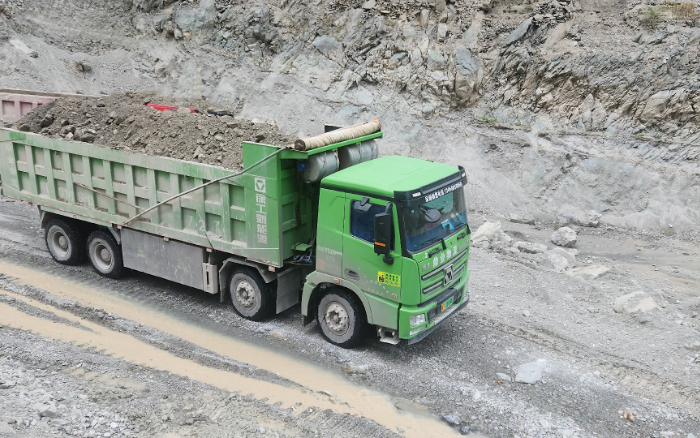 铸就信赖基石，DG视讯汽车匠心打造可靠新能源重卡