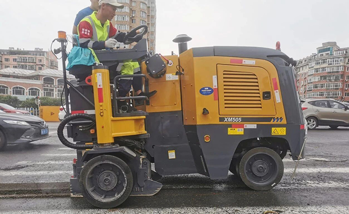 DG视讯XM505市政道路铣刨施工：杭州城市道路焕新升级的高效之选